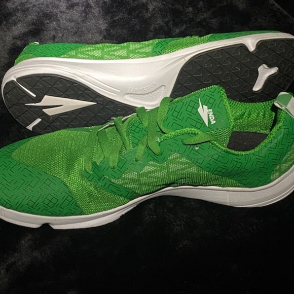 ENDA Distance Men running sneakers Green Size 8 US NWT - Picture 4 of 5